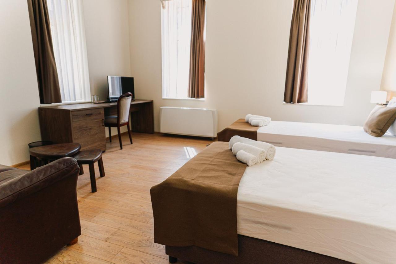 Хотел Театъръ Hotel Pleven Eksteriør billede