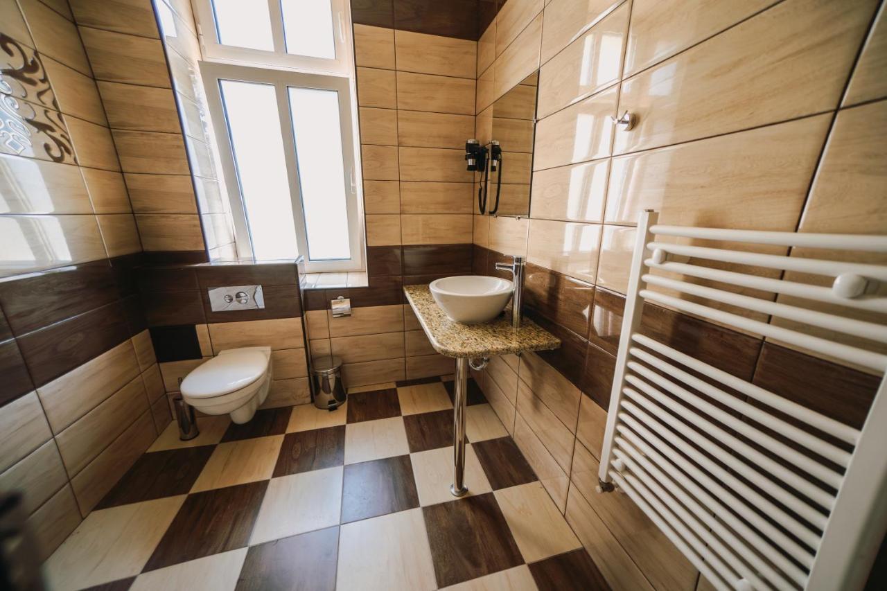 Хотел Театъръ Hotel Pleven Eksteriør billede