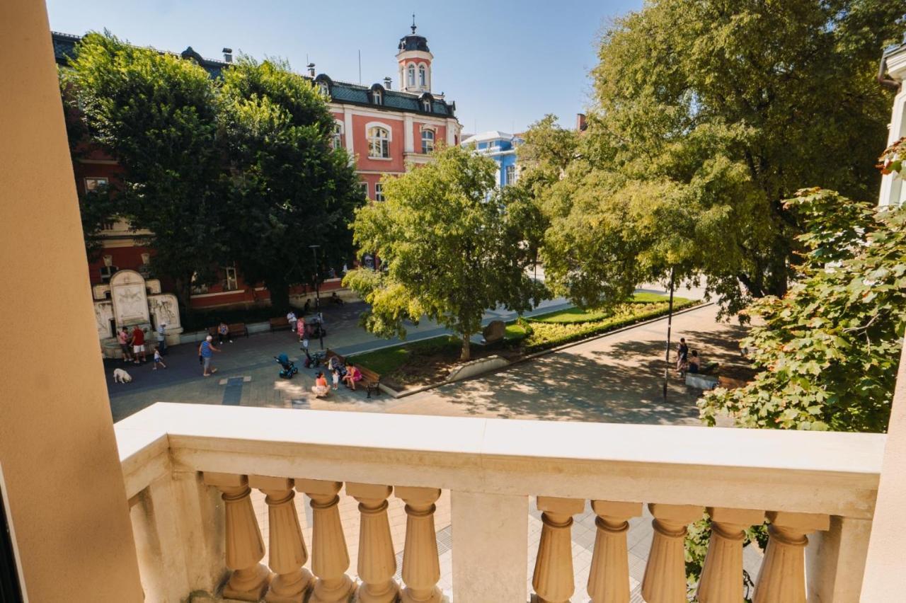Хотел Театъръ Hotel Pleven Eksteriør billede
