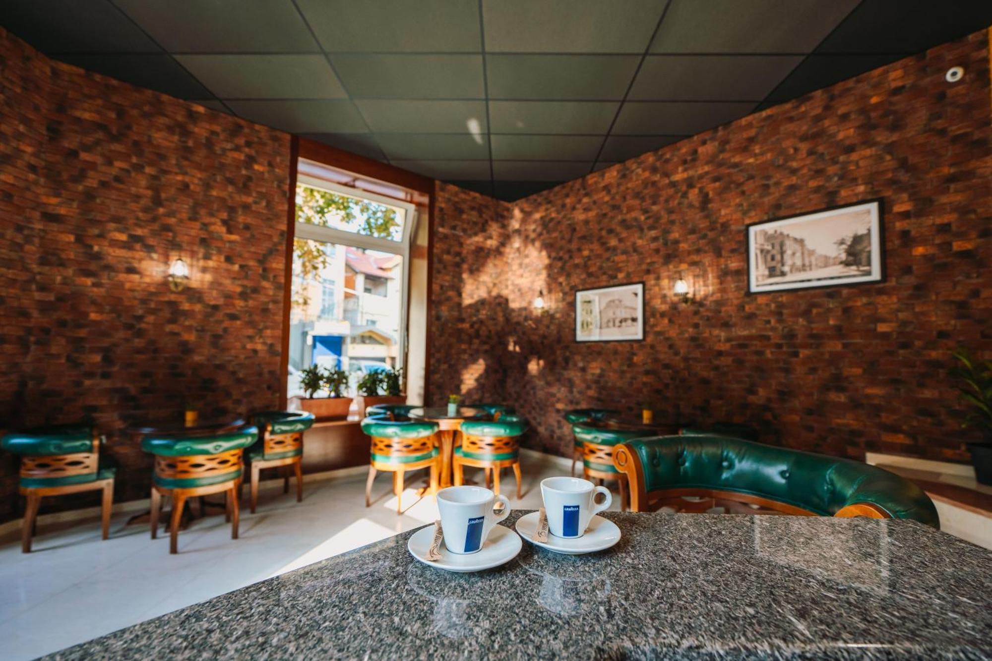 Хотел Театъръ Hotel Pleven Eksteriør billede