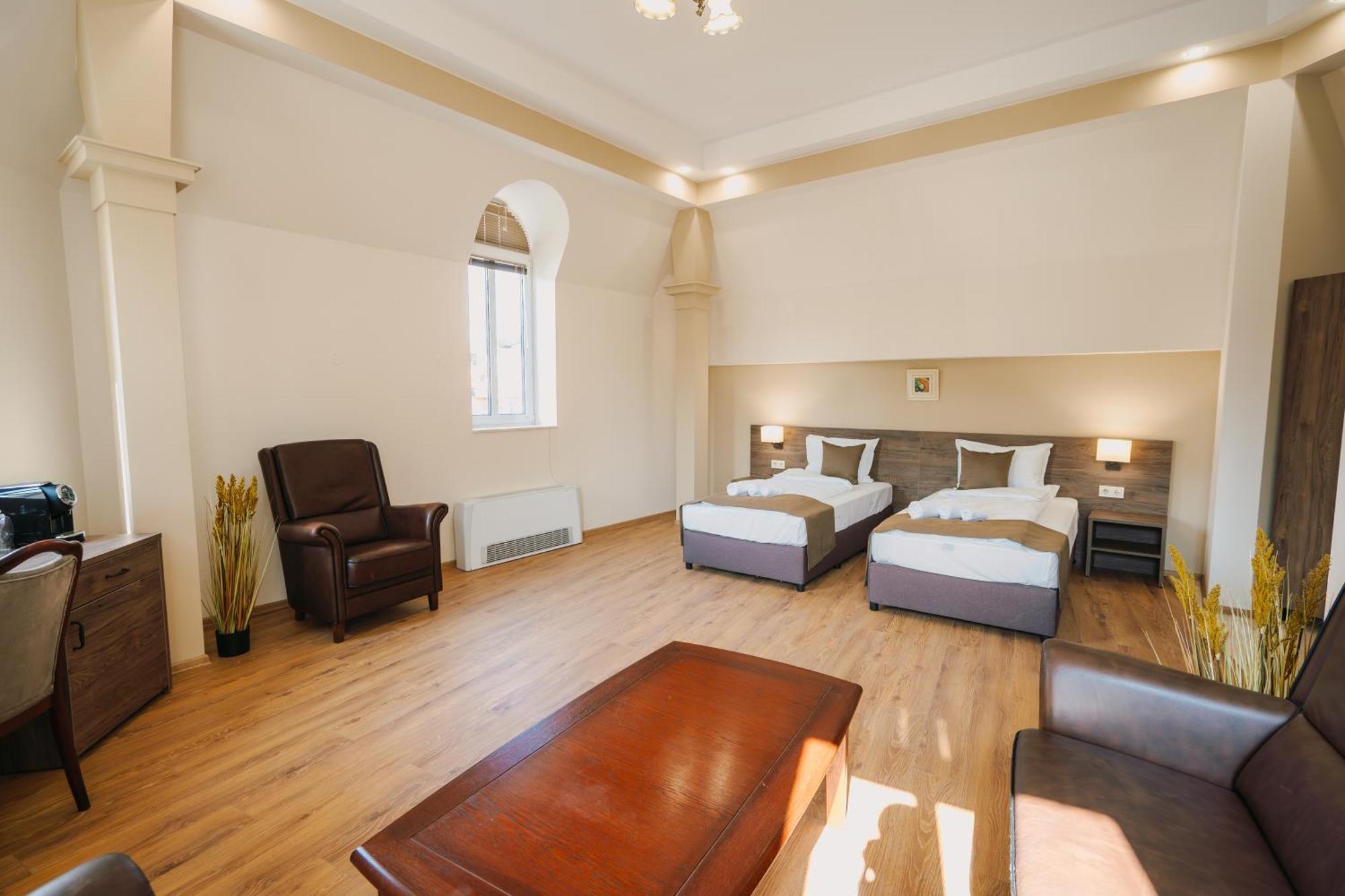 Хотел Театъръ Hotel Pleven Eksteriør billede