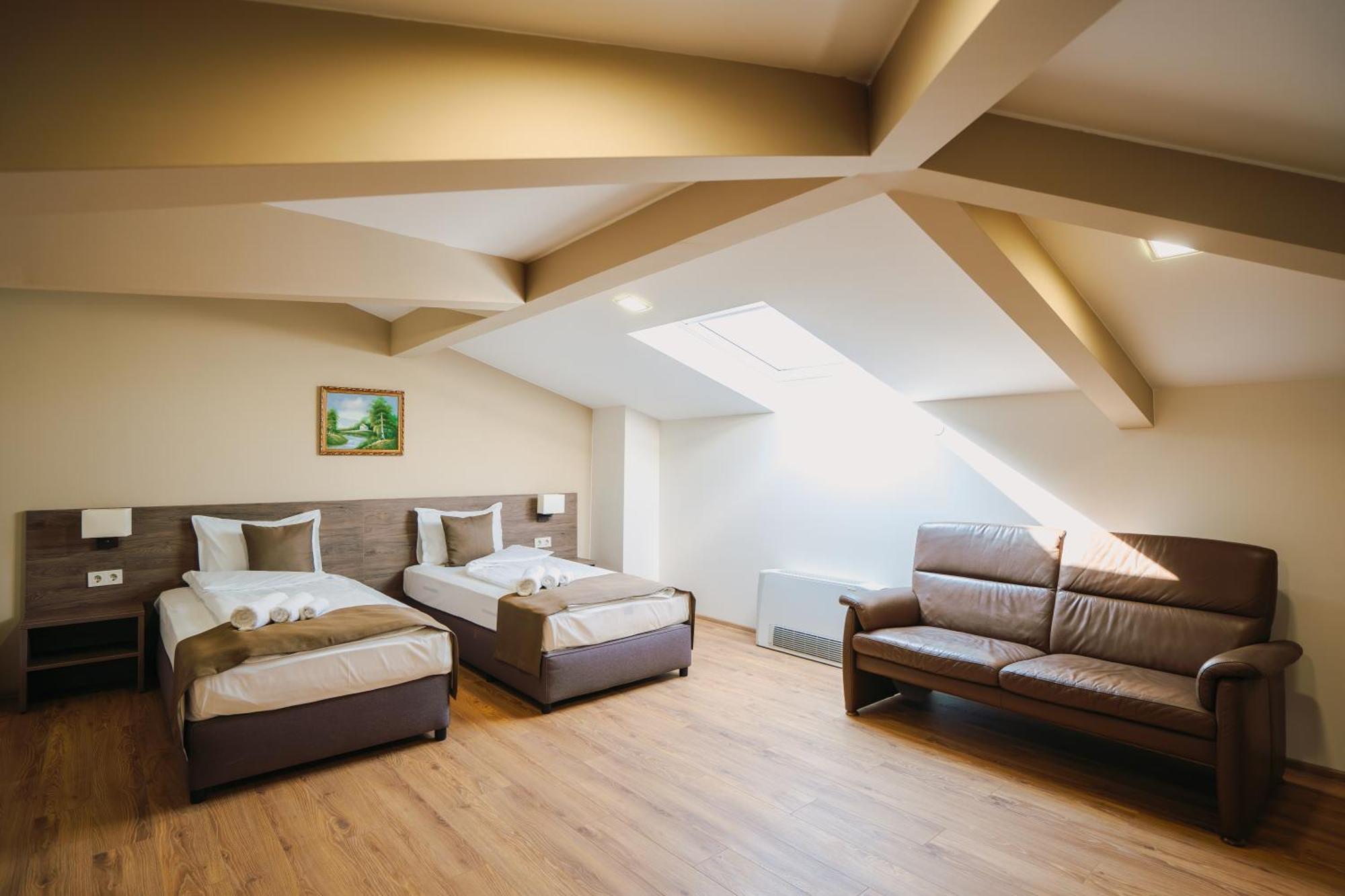 Хотел Театъръ Hotel Pleven Eksteriør billede