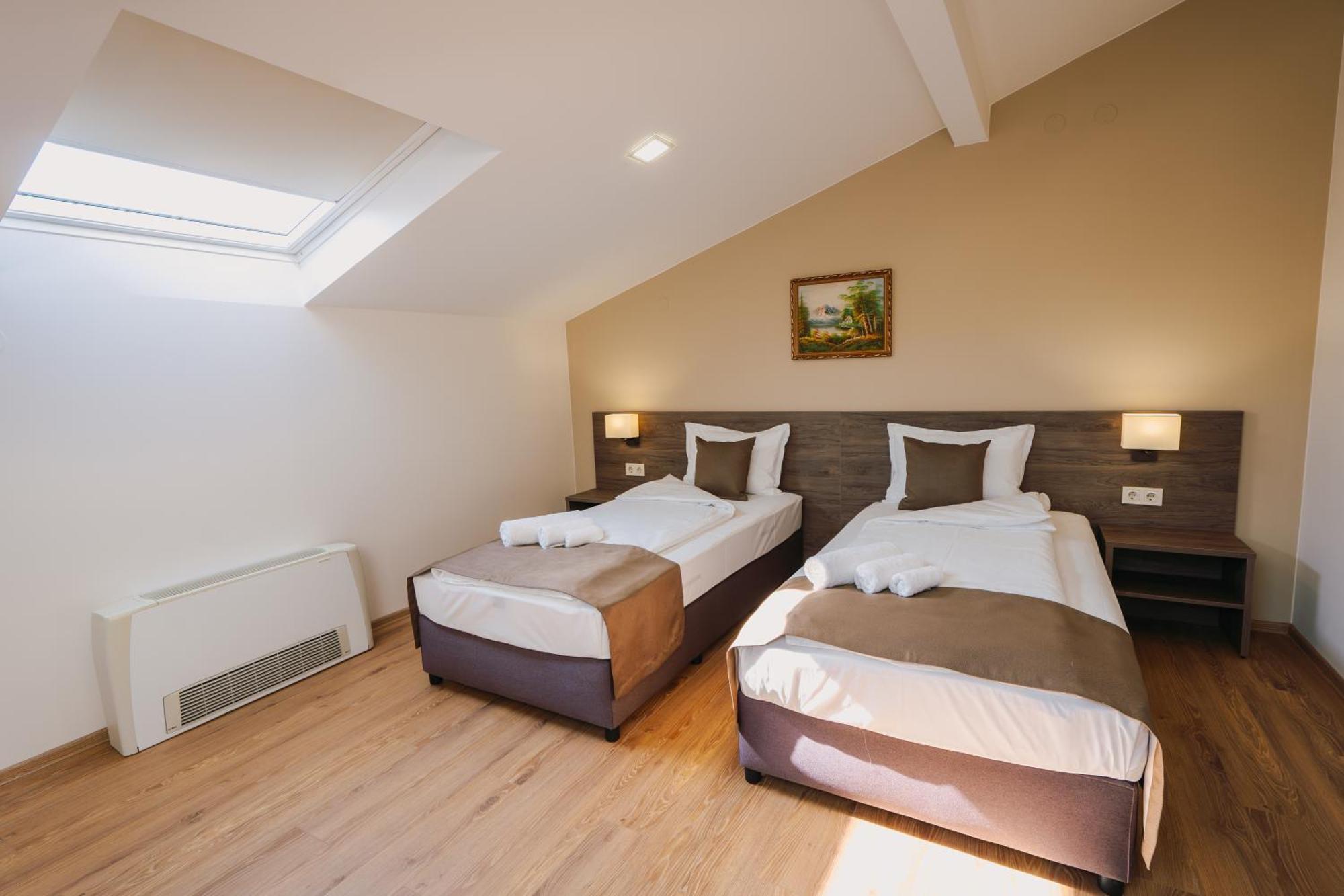 Хотел Театъръ Hotel Pleven Eksteriør billede