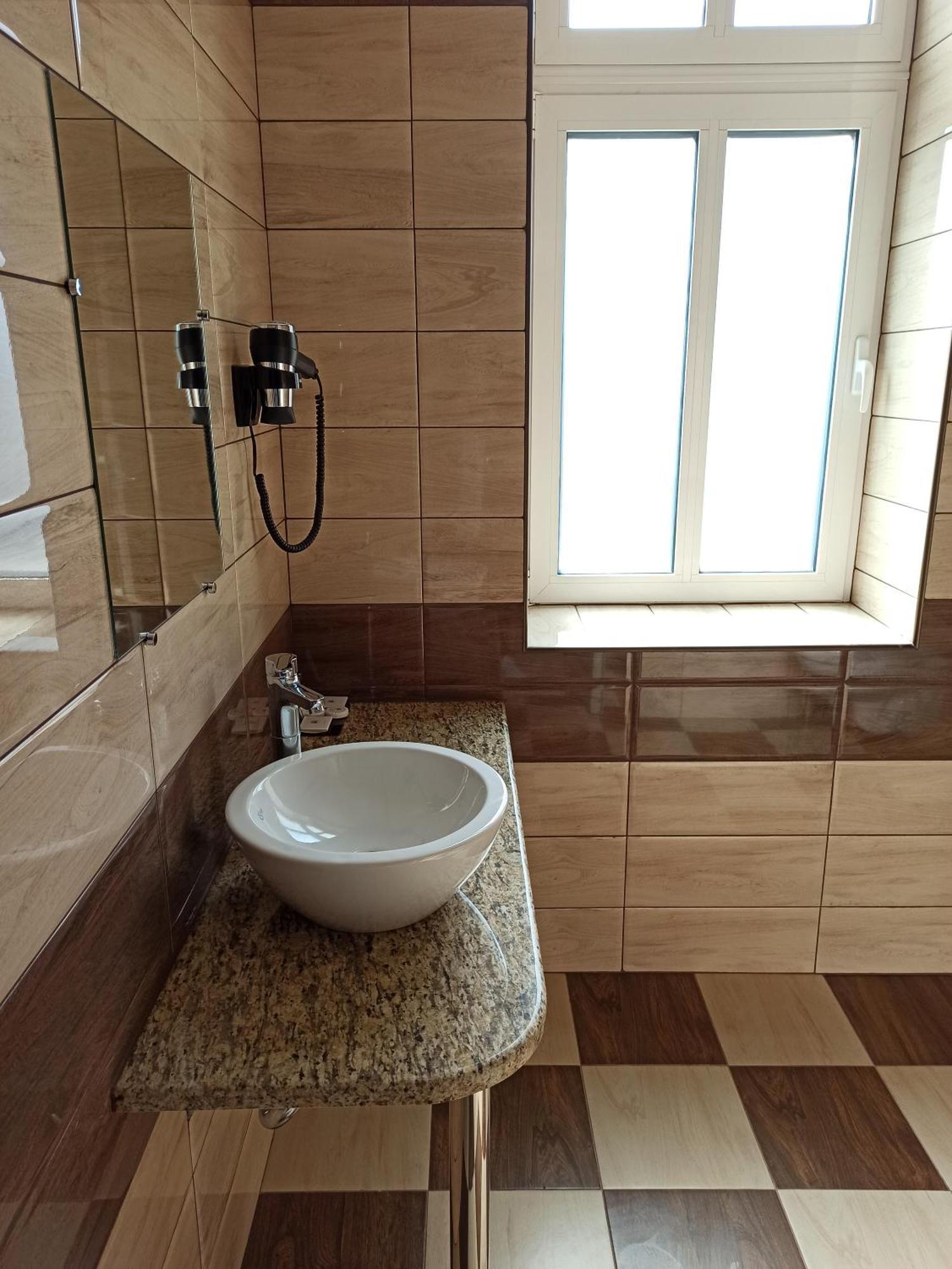Хотел Театъръ Hotel Pleven Eksteriør billede