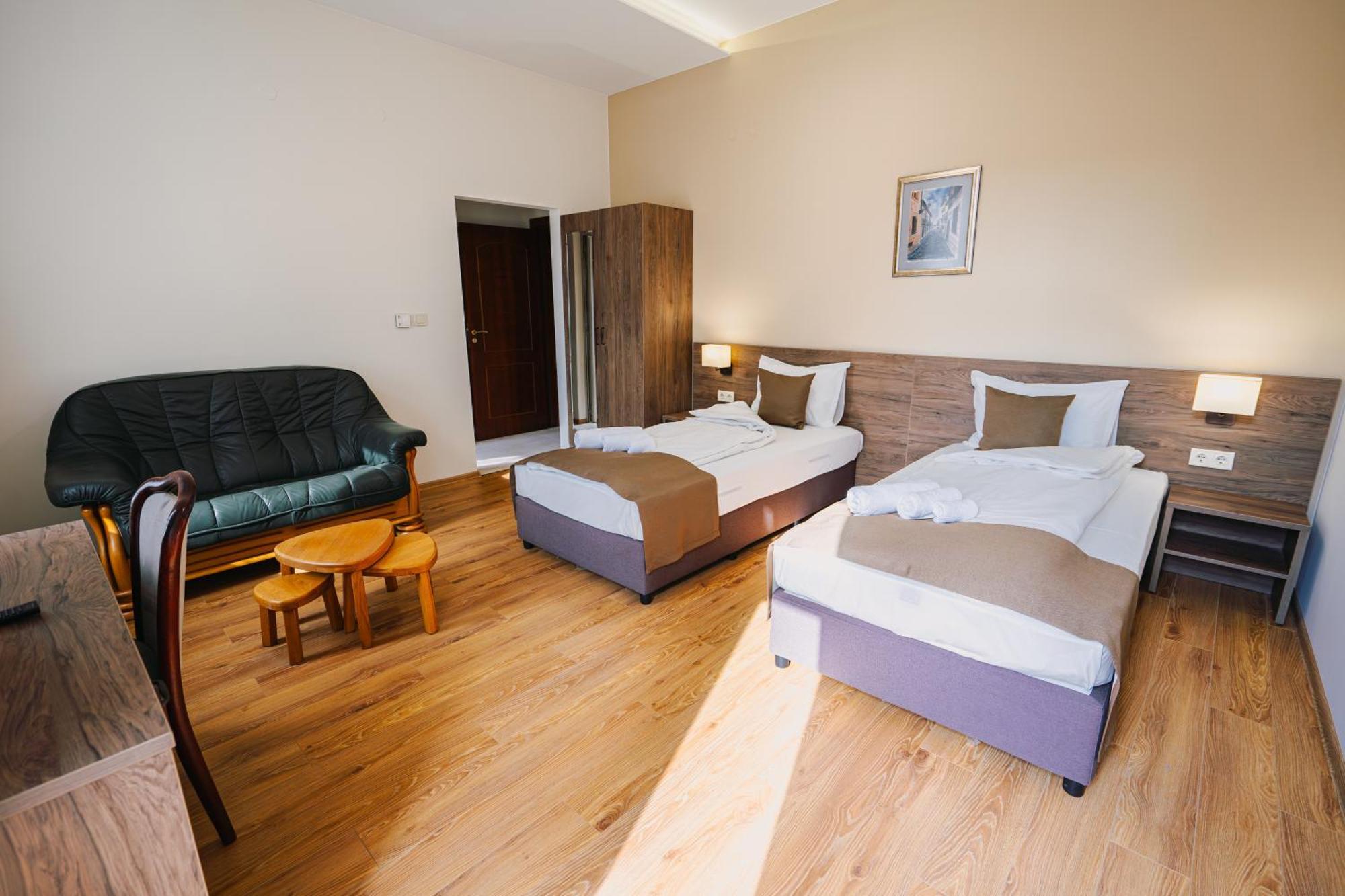 Хотел Театъръ Hotel Pleven Eksteriør billede