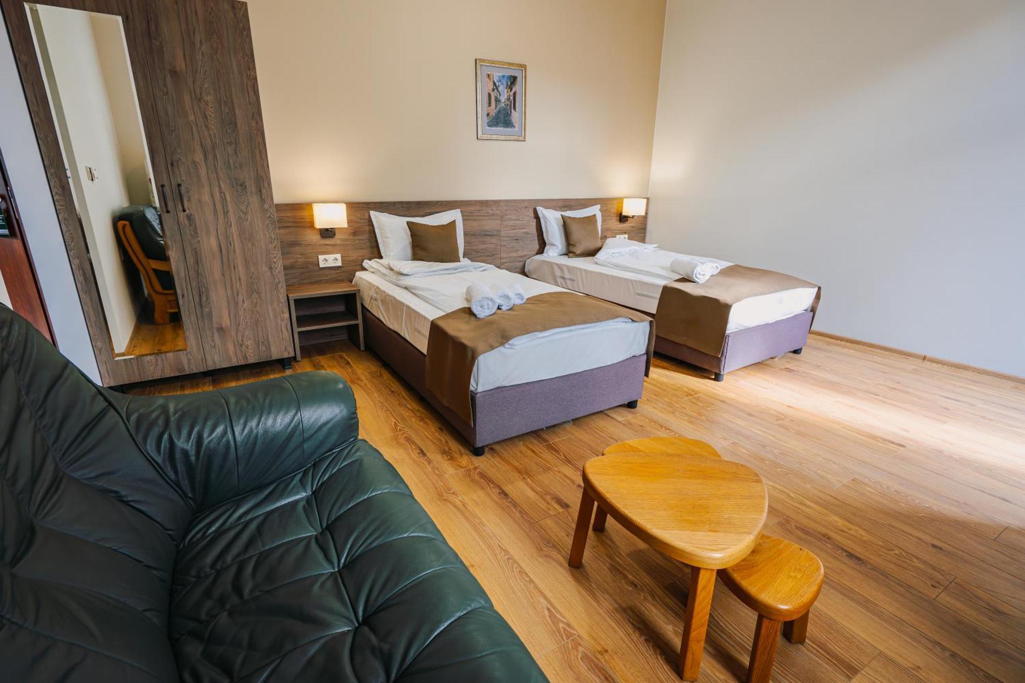 Хотел Театъръ Hotel Pleven Eksteriør billede